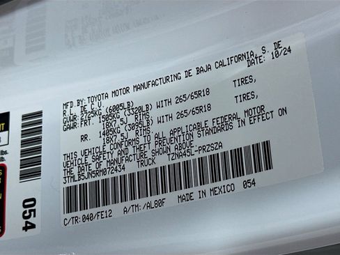 Used 2024 Toyota Tacoma TRD Sport w/ TRD Sport Upgrade Package image 30