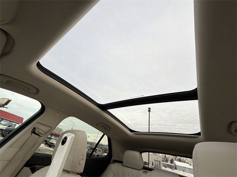 Used 2023 Buick Envision Avenir image 52