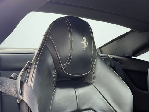 Used 2015 Ferrari California T RWD image 37