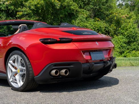 Used 2024 Ferrari Roma Spider RWD image 21