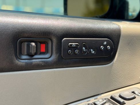 Used 2005 HUMMER H2 w/ Preferred Equipment Group AWD/4WD image 22