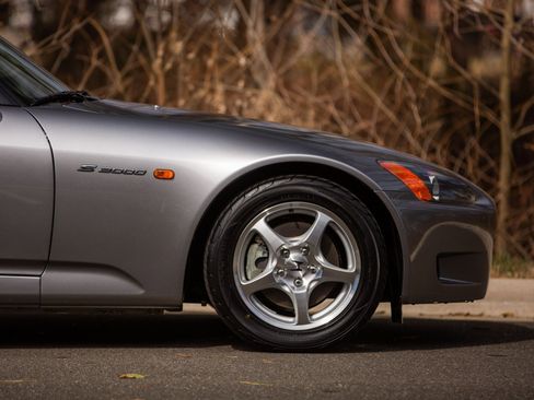 Used 2001 Honda S2000 image 11