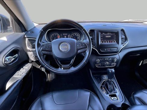 Used 2019 Jeep Cherokee Latitude Plus FWD image 6