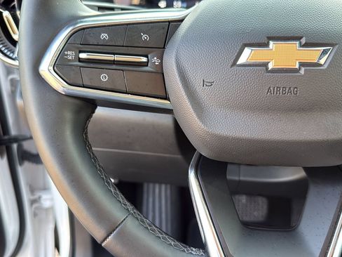 Used 2026 Chevrolet Equinox LT AWD/4WD image 13