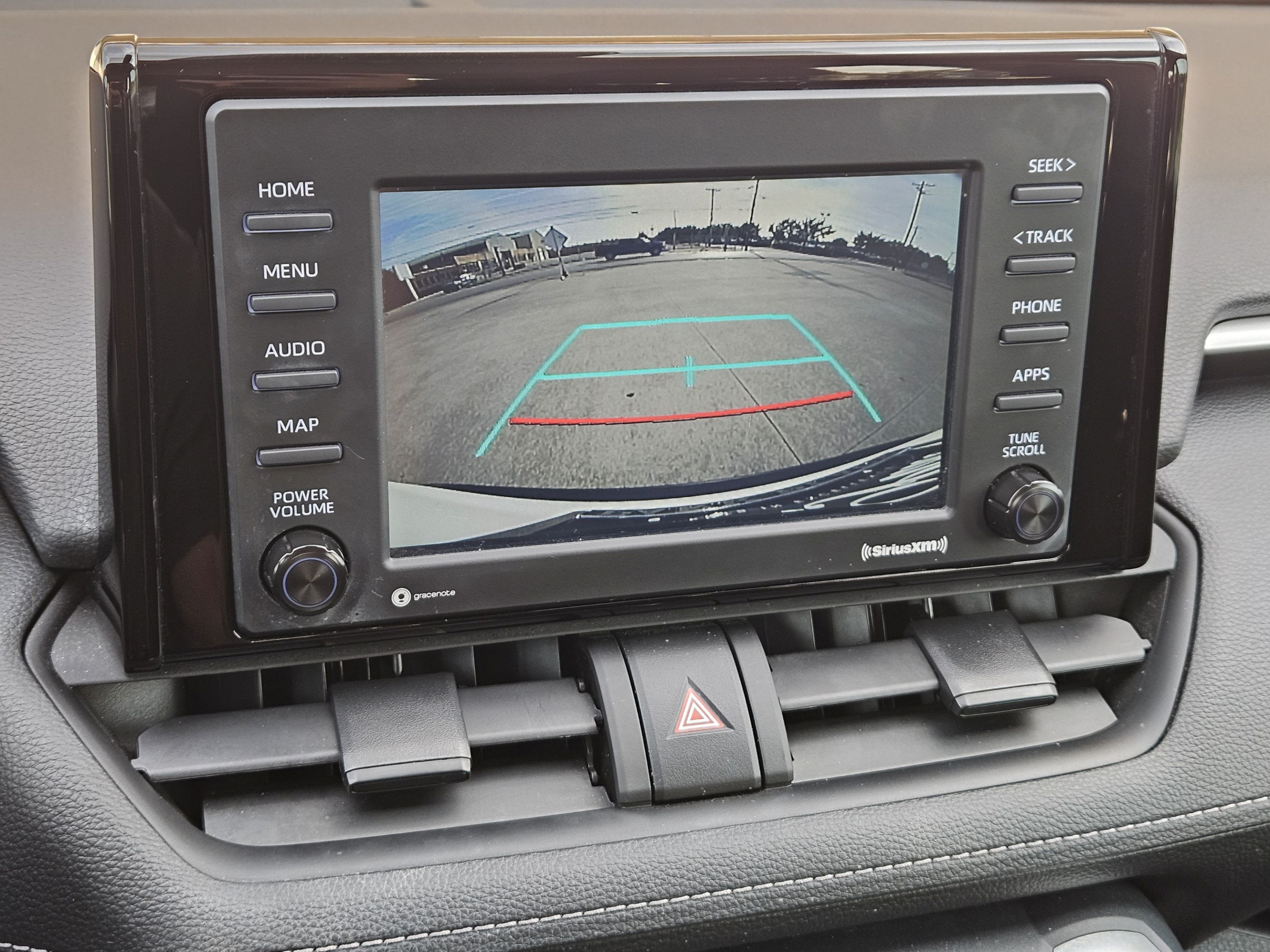 Used 2021 Toyota RAV4 LE AWD/4WD image 16