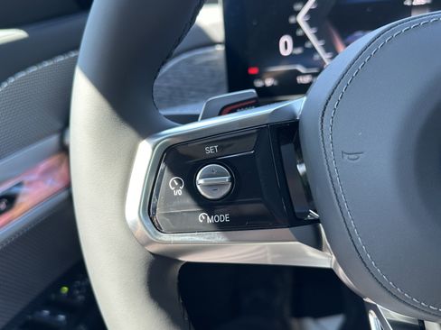 Used 2025 BMW i7 xDrive60 w/ M Sport Package RWD image 18