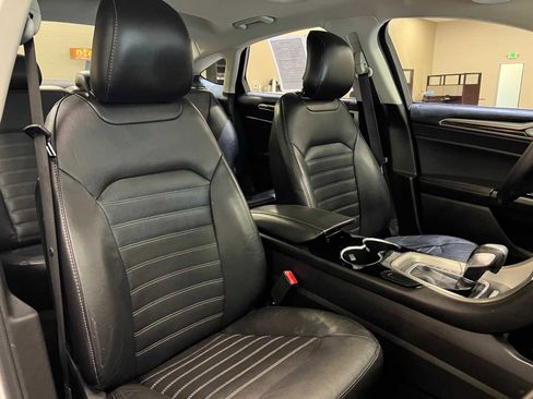 Used 2014 Ford Fusion SE w/ Equipment Group 202A image 14