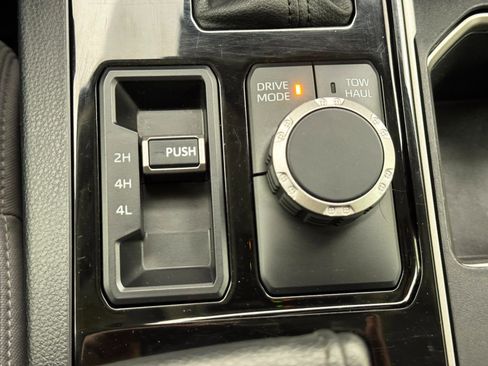 Used 2022 Toyota Tundra SR5 w/ SR5 Convenience Package image 29