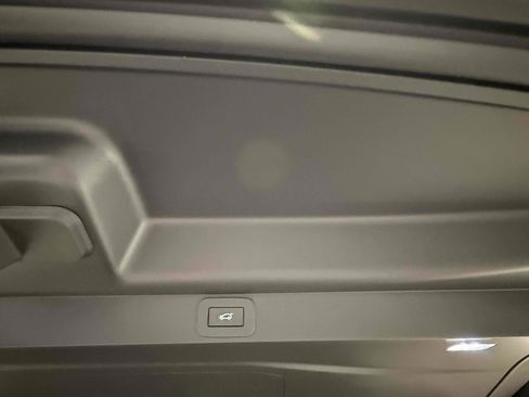 Used 2025 Land Rover Range Rover Long Wheelbase Autobiography image 59