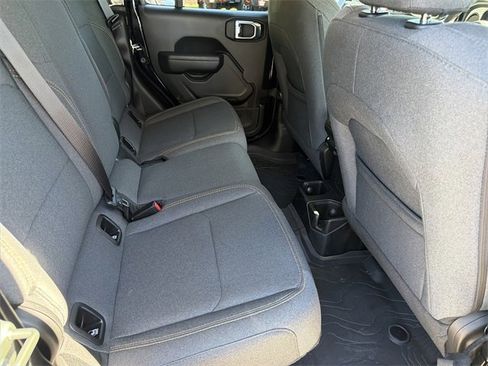 Used 2024 Jeep Gladiator Sport image 15