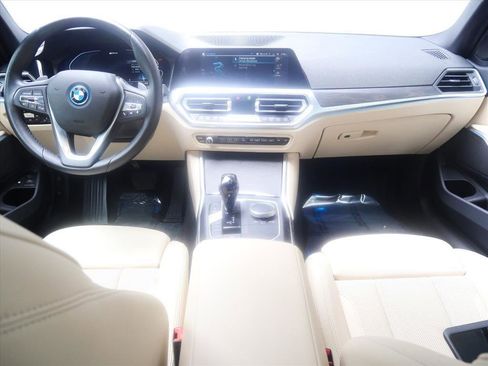 Used 2022 BMW 330e xDrive w/ Convenience Package AWD/4WD image 22