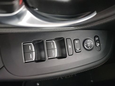Certified 2025 Honda HR-V Sport image 22