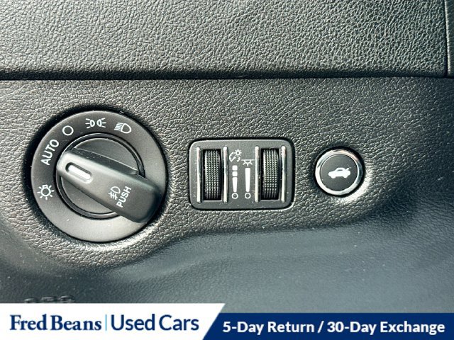 Used 2022 Dodge Charger SXT AWD/4WD image 16