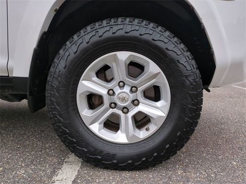 Used 2016 Toyota 4Runner SR5 image 11