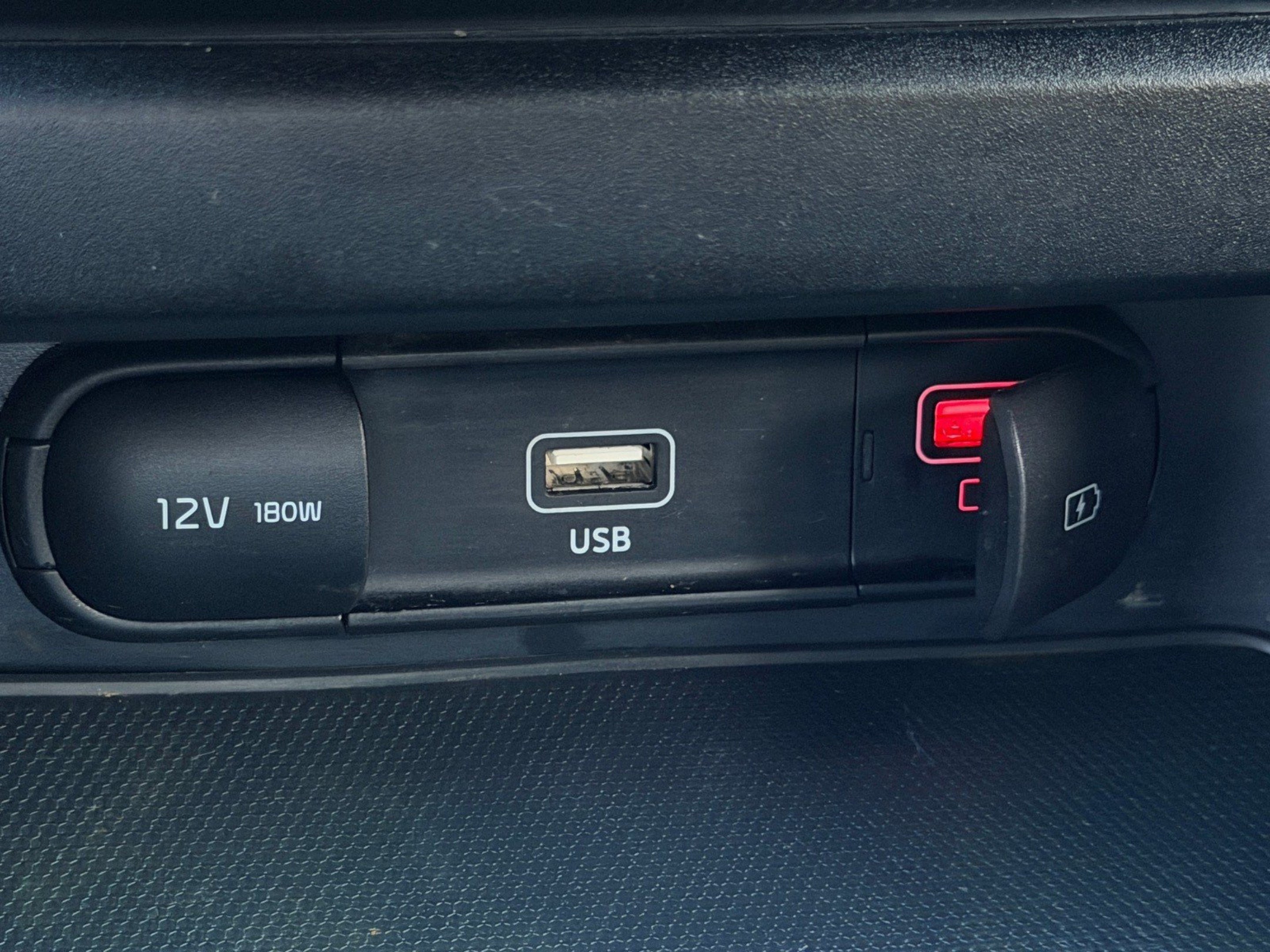 Used 2024 Kia Forte LXS w/ LXS Technology Package FWD image 24