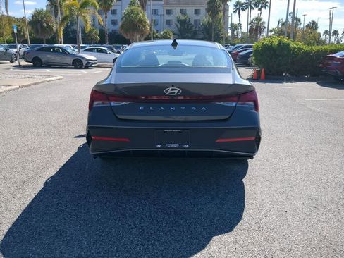 New 2026 Hyundai Elantra SE FWD image 6