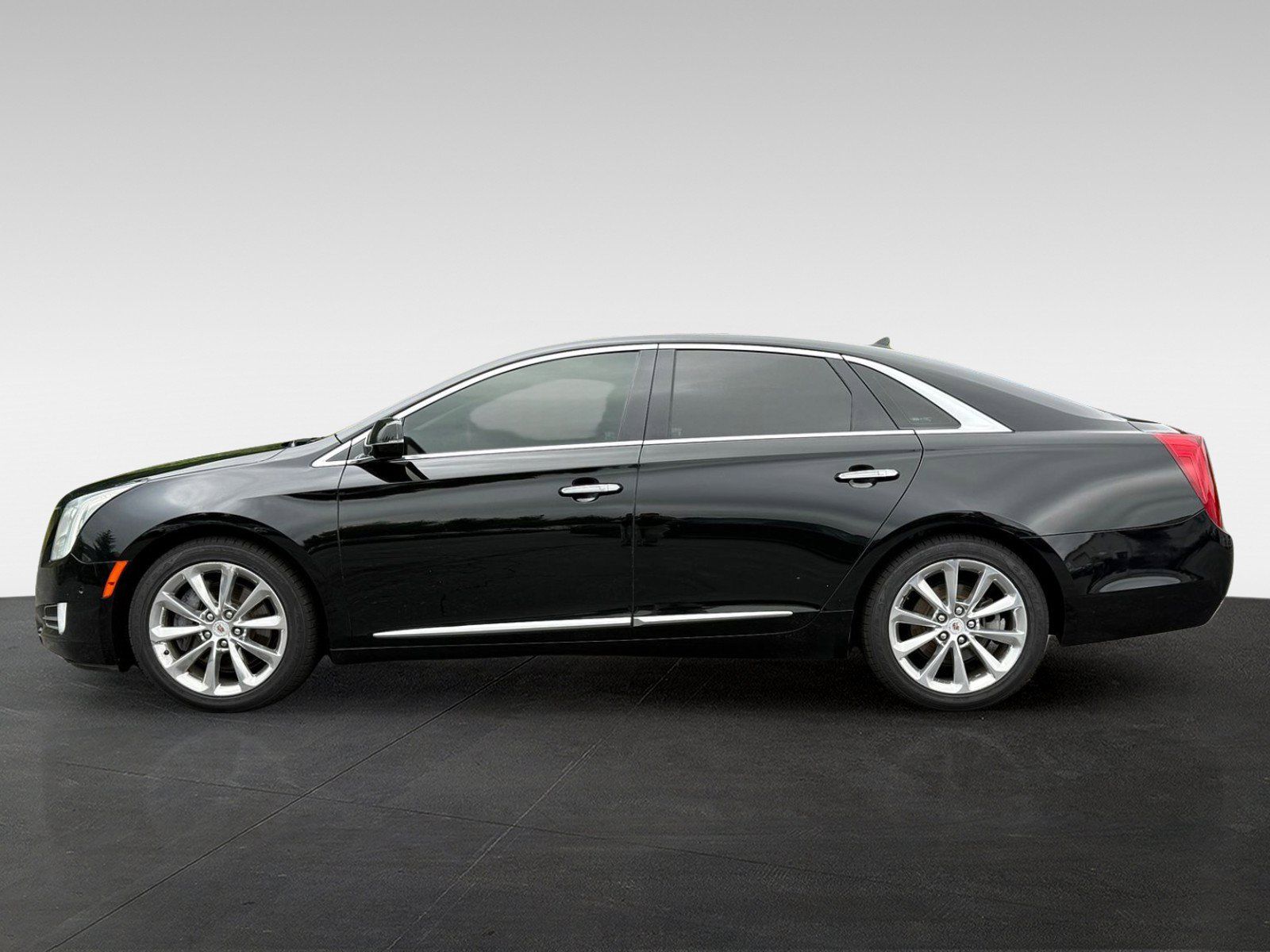 Used 2014 Cadillac XTS Luxury w/ Driver Awareness Package FWD image 8