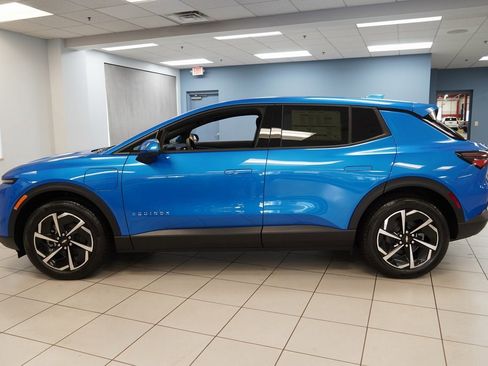 New 2026 Chevrolet Equinox EV LT image 2