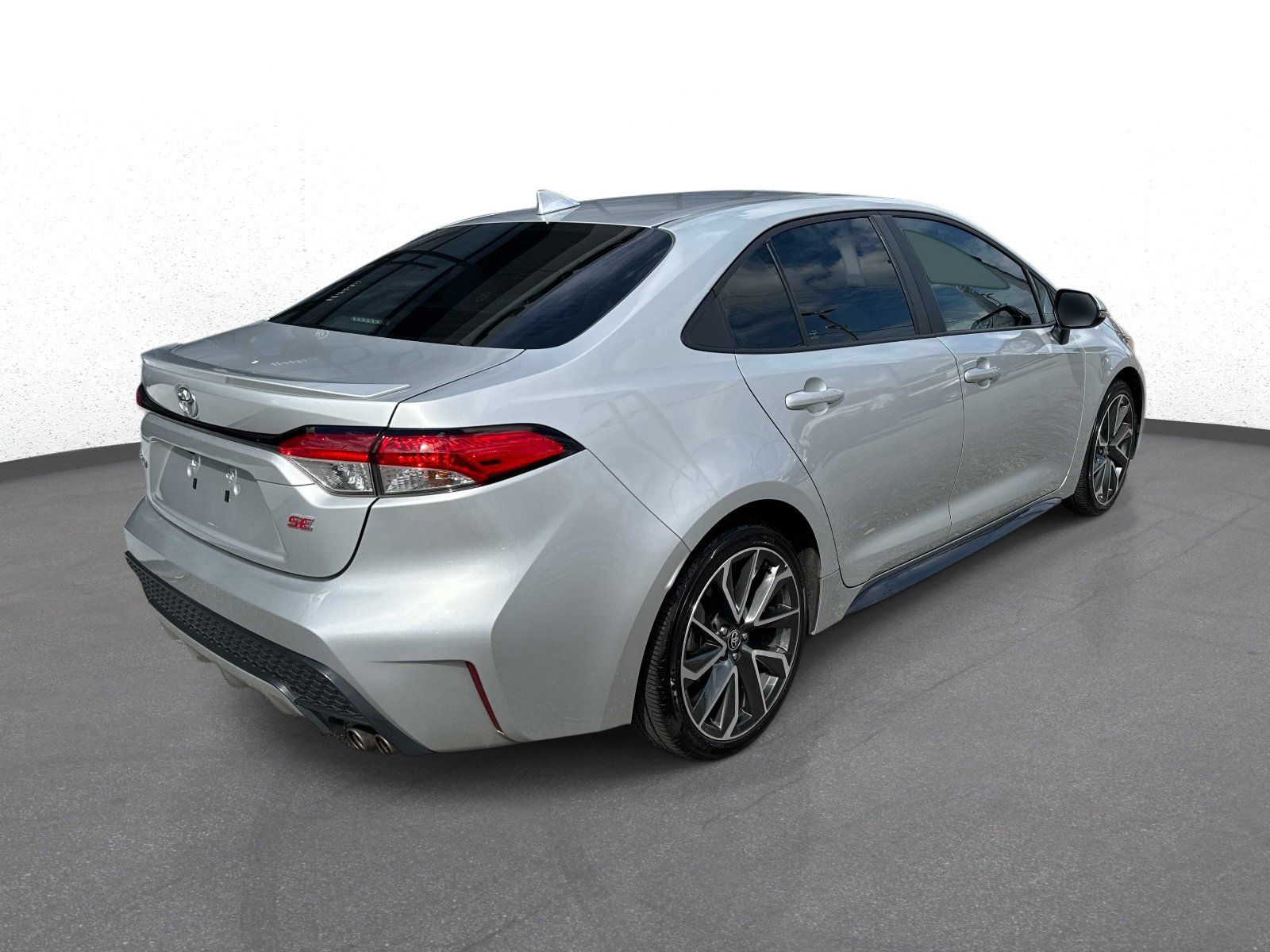Used 2022 Toyota Corolla SE w/ SE Premium Package FWD image 3