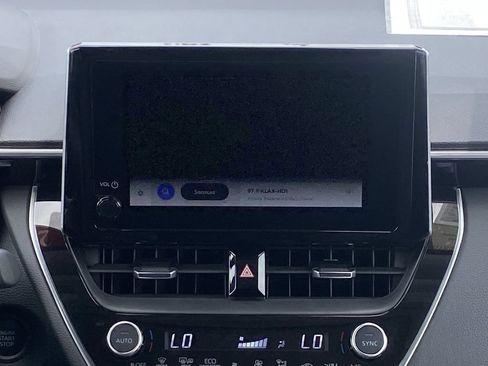 Certified 2024 Toyota Corolla Cross XLE w/ Convenience Package FWD image 29