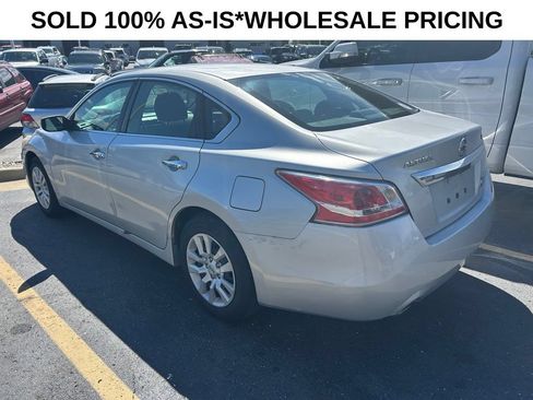 Used 2013 Nissan Altima 2.5 S FWD image 3