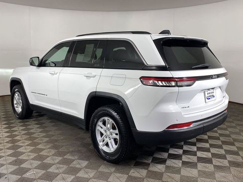 Used 2023 Jeep Grand Cherokee Laredo w/ Luxury Tech Group I AWD/4WD image 64