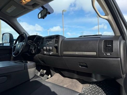 Used 2013 Chevrolet Silverado 2500 LT w/ Convenience Package image 11