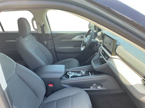 Certified 2025 Ford Explorer Active RWD image 12