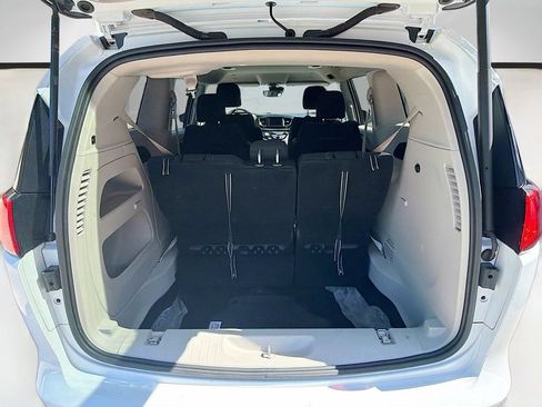 Used 2023 Chrysler Voyager LX FWD image 25
