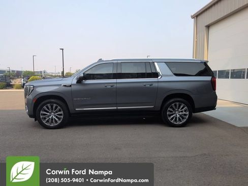 Used 2021 GMC Yukon XL Denali w/ Denali Premium Package AWD/4WD image 6