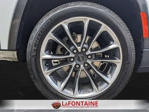 Used 2022 Jeep Wagoneer Series III w/ Premium Group I AWD/4WD image 32