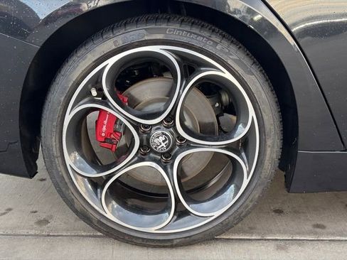 Used 2022 Alfa Romeo Giulia Veloce image 6