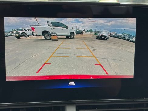 Used 2025 Chevrolet Trax LT FWD image 22