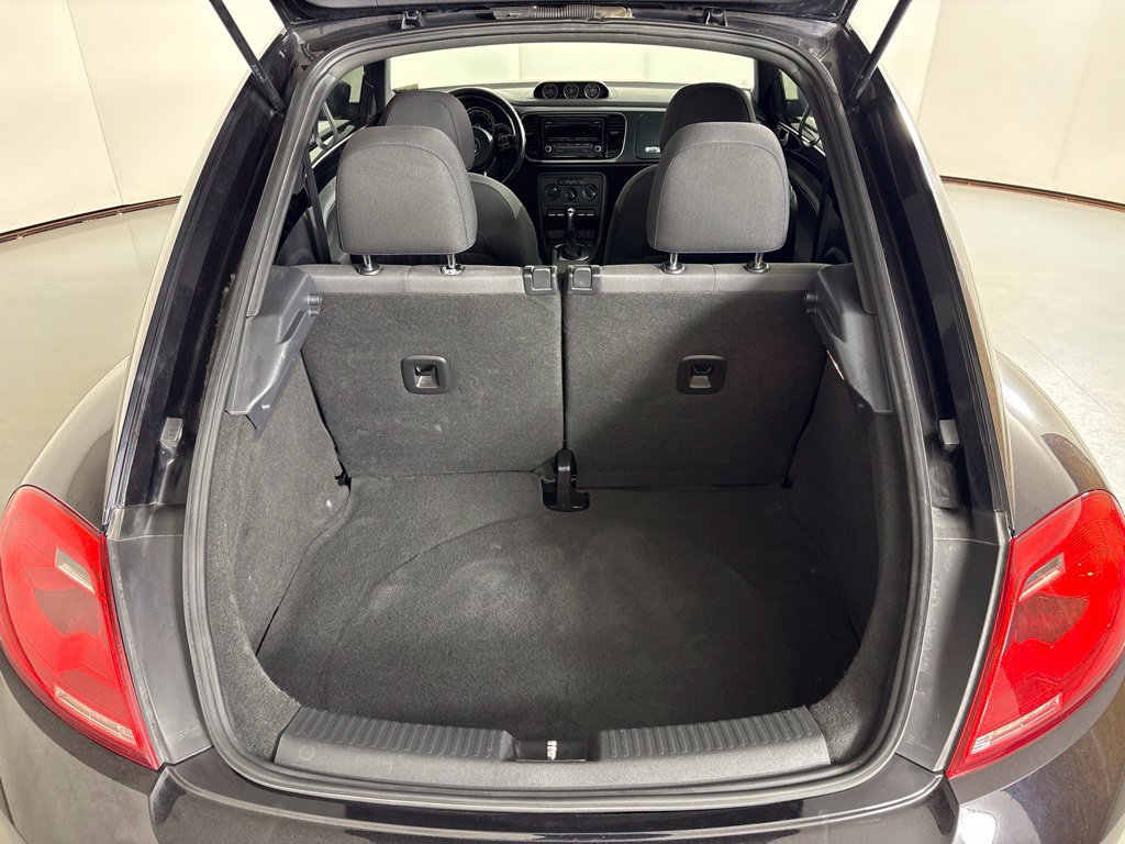 Used 2014 Volkswagen Beetle R-Line FWD image 22