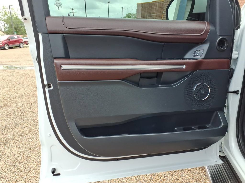 Used 2022 Ford Expedition Limited RWD image 17