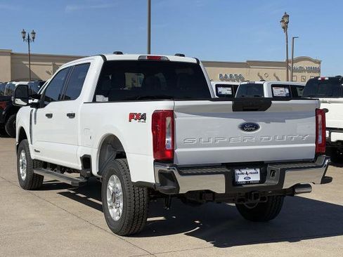 New 2026 Ford F250 XLT w/ FX4 Off-Road Package image 5