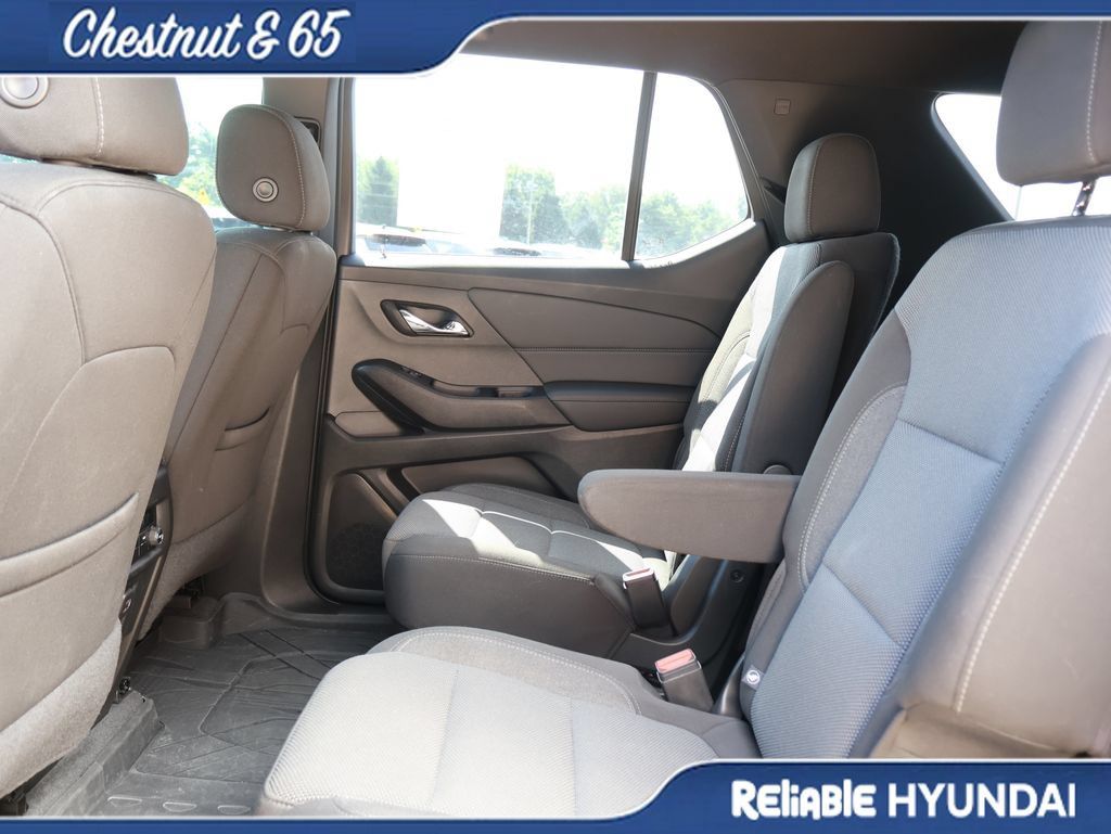 Used 2023 Chevrolet Traverse LT FWD image 20