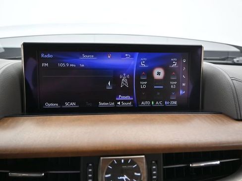 Used 2021 Lexus LX 570 4WD w/ Luxury Package image 10