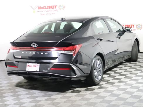 Used 2024 Hyundai Elantra SEL FWD image 5