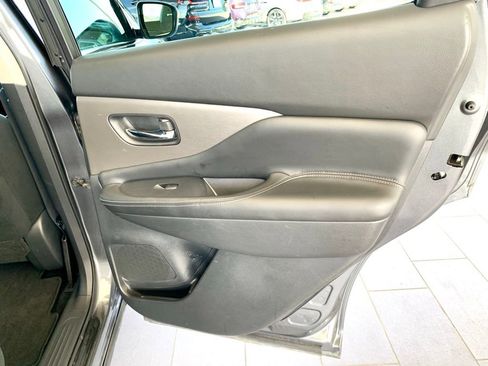 Used 2020 Nissan Murano SV image 23