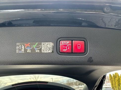 Certified 2025 Mercedes-Benz GLC 300 4MATIC image 38