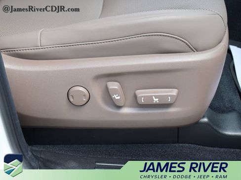 Used 2023 Lexus GX 460 Premium w/ Premium Package AWD/4WD image 10
