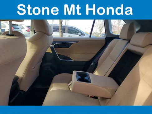 Used 2020 Toyota RAV4 LE image 10