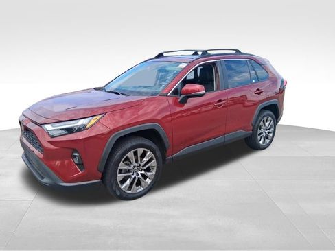 Used 2022 Toyota RAV4 XLE Premium AWD/4WD image 10