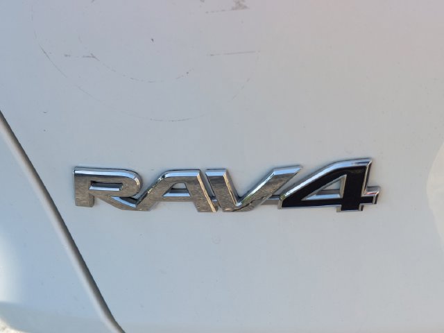 Certified 2024 Toyota RAV4 LE FWD image 31