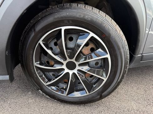 Used 2023 Nissan Kicks S FWD image 9