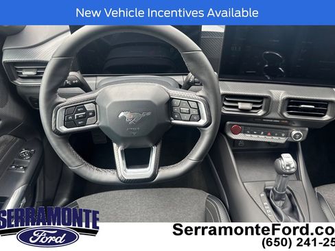 Used 2025 Ford Mustang Coupe RWD image 15