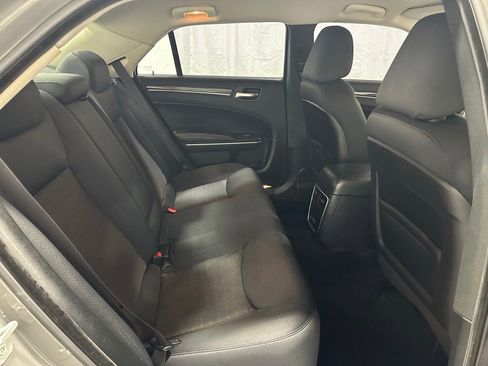 Used 2019 Chrysler 300 Touring RWD image 52