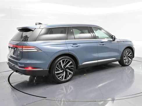 Used 2025 Lincoln Aviator Reserve w/ Equipment Group 201A image 7