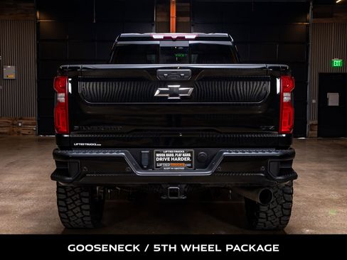 Used 2024 Chevrolet Silverado 2500 LTZ w/ LTZ Plus Package image 8